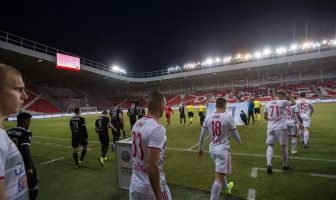 Tegyük fel a pontot az i-re